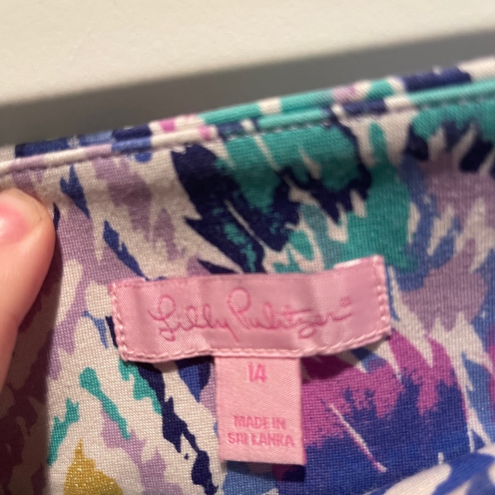 Lilly Pulitzer Size 14 Shorts - used - Picture 2 of 5